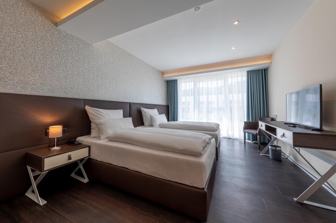 Trip Inn Conference Hotel & Suites ヴェッツラー エクステリア 写真